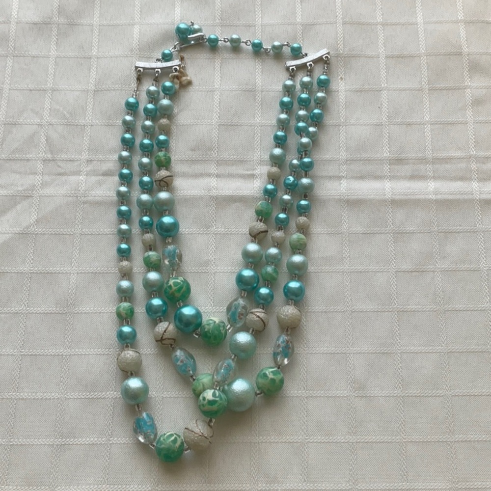 Vintage three tier bead choker/necklace